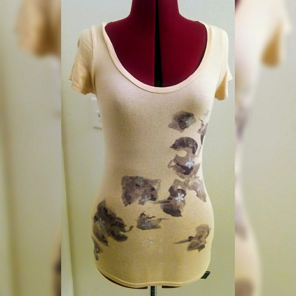 Poof Authentic painted flower top